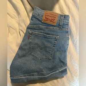 Women’s Levi’s shorts. Sz. 30